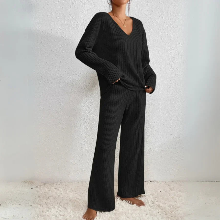 Ella Paris™ Vivienne | Ensemble élégant deux pièces à pantalon droit et top décolleté V