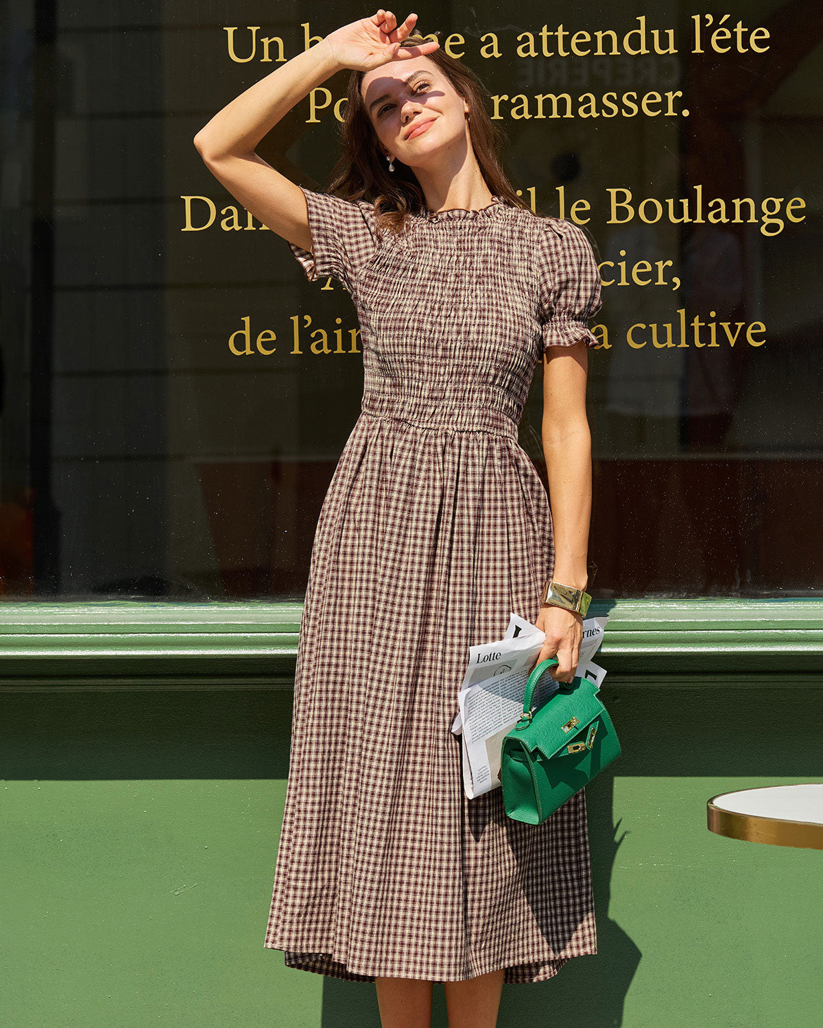 Ella Paris™ | Robe midi à carreaux couleur café avec manches bouffantes et fronces