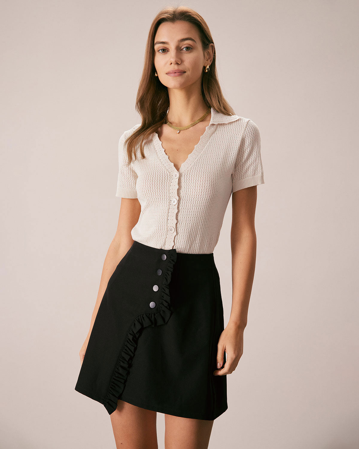 Ella Paris™ | T-shirt en maille Pointelle à col en V et boutons