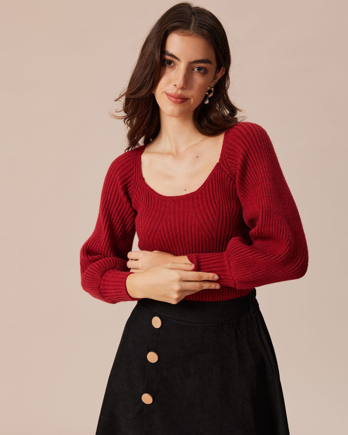 Ella Paris™ | Le pull rouge à col rond et manches longues