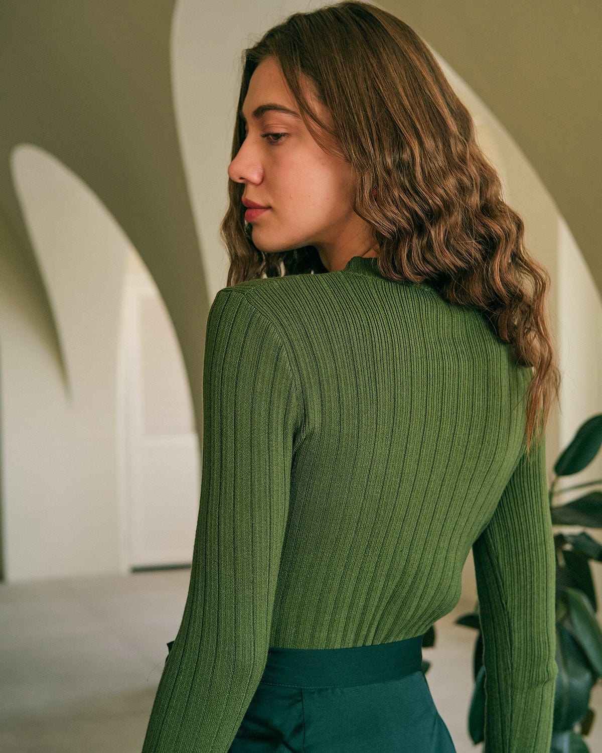 Ella Paris™ | Le pull en maille côtelée à col rond