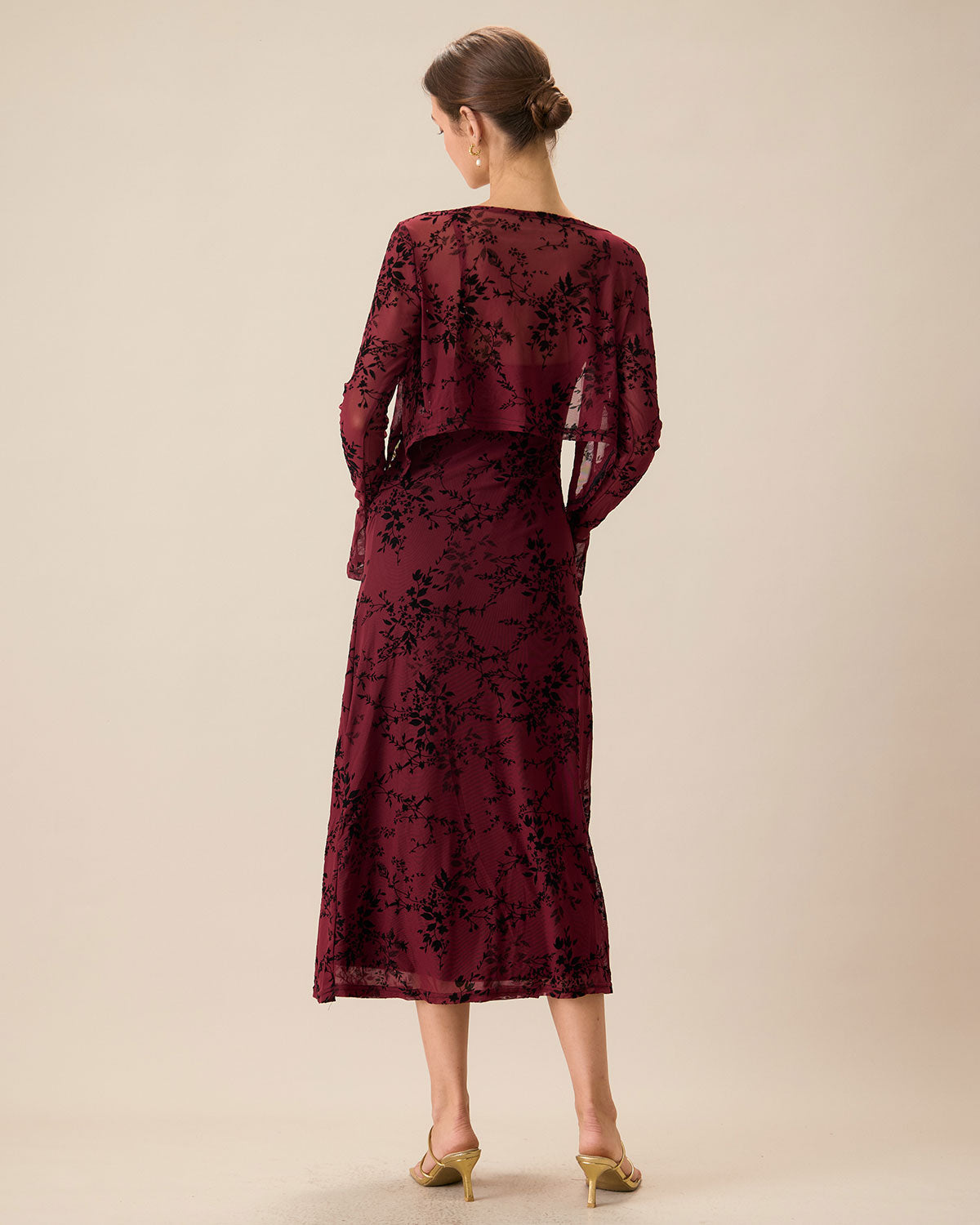 Ella Paris™ | Robe midi moulante rouge à fines bretelles et à motif floral