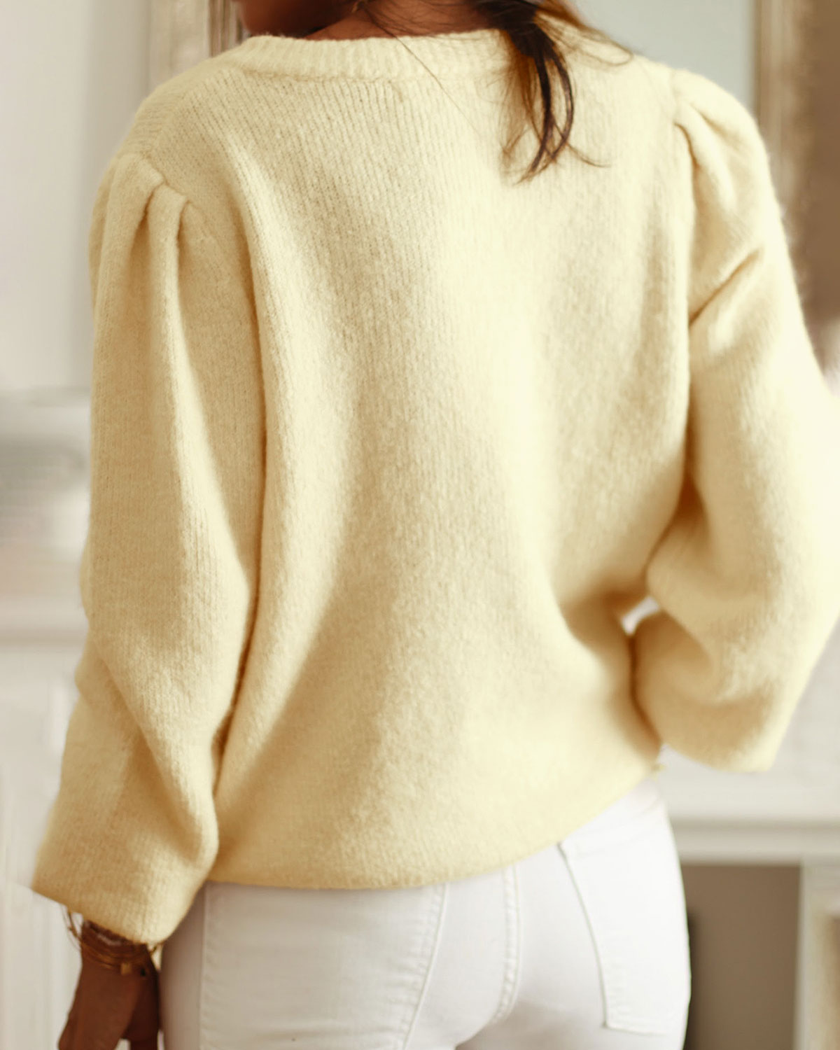 Ella Paris™ | Cardigan en tricot à col rond abricot