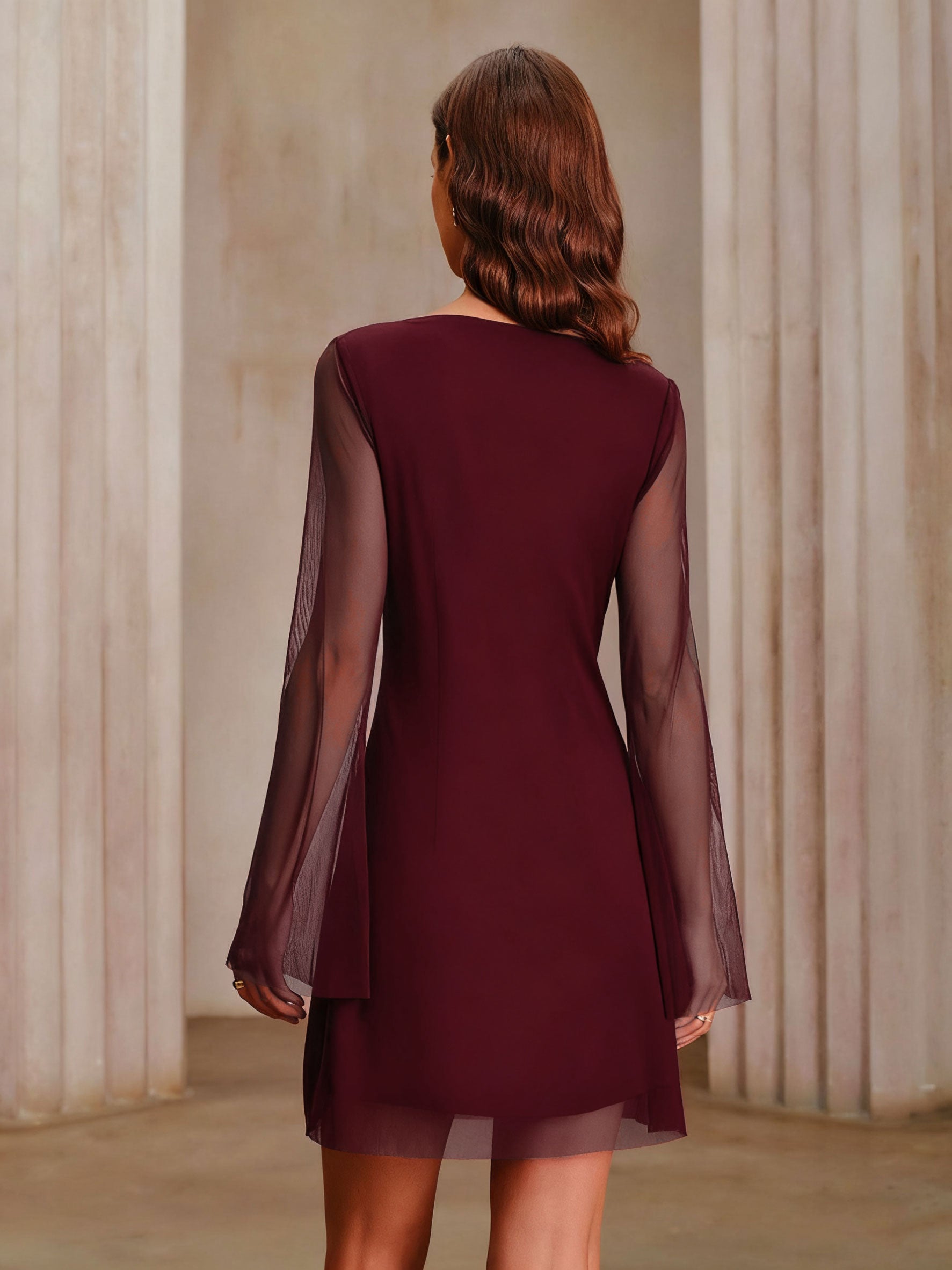 Ella Paris™ | Robe mini rouge bordeaux à encolure bateau et en tulle