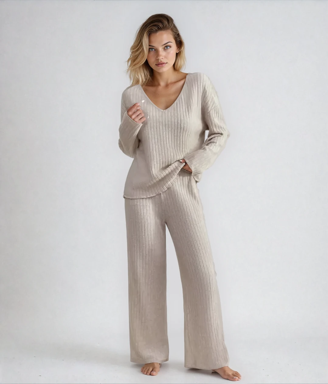 Ella Paris™ Vivienne | Ensemble élégant deux pièces à pantalon droit et top décolleté V