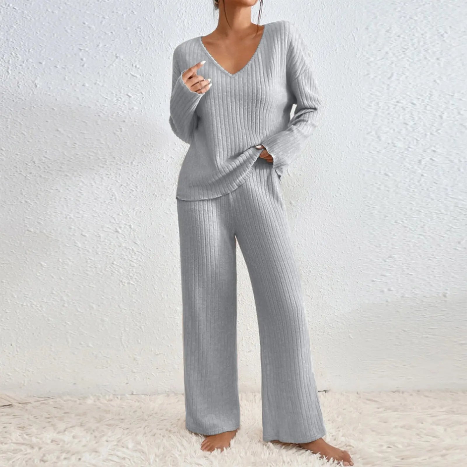 Ella Paris™ Vivienne | Ensemble élégant deux pièces à pantalon droit et top décolleté V