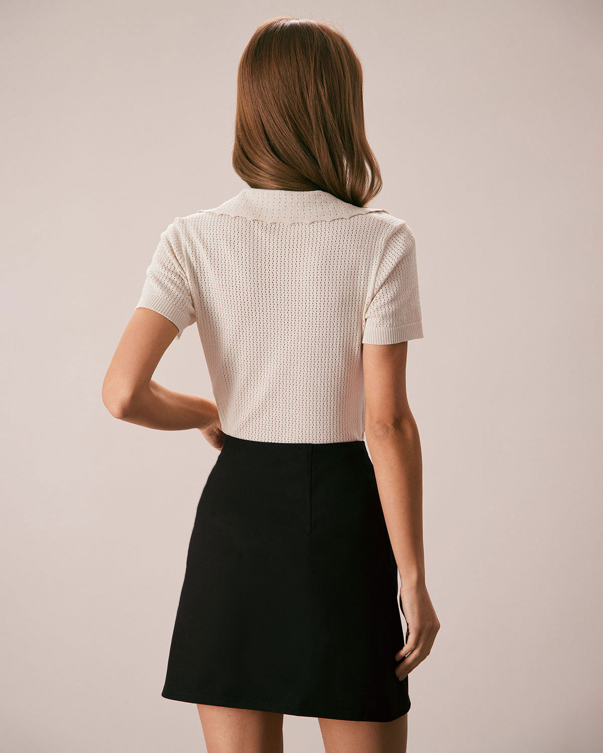 Ella Paris™ | T-shirt en maille Pointelle à col en V et boutons