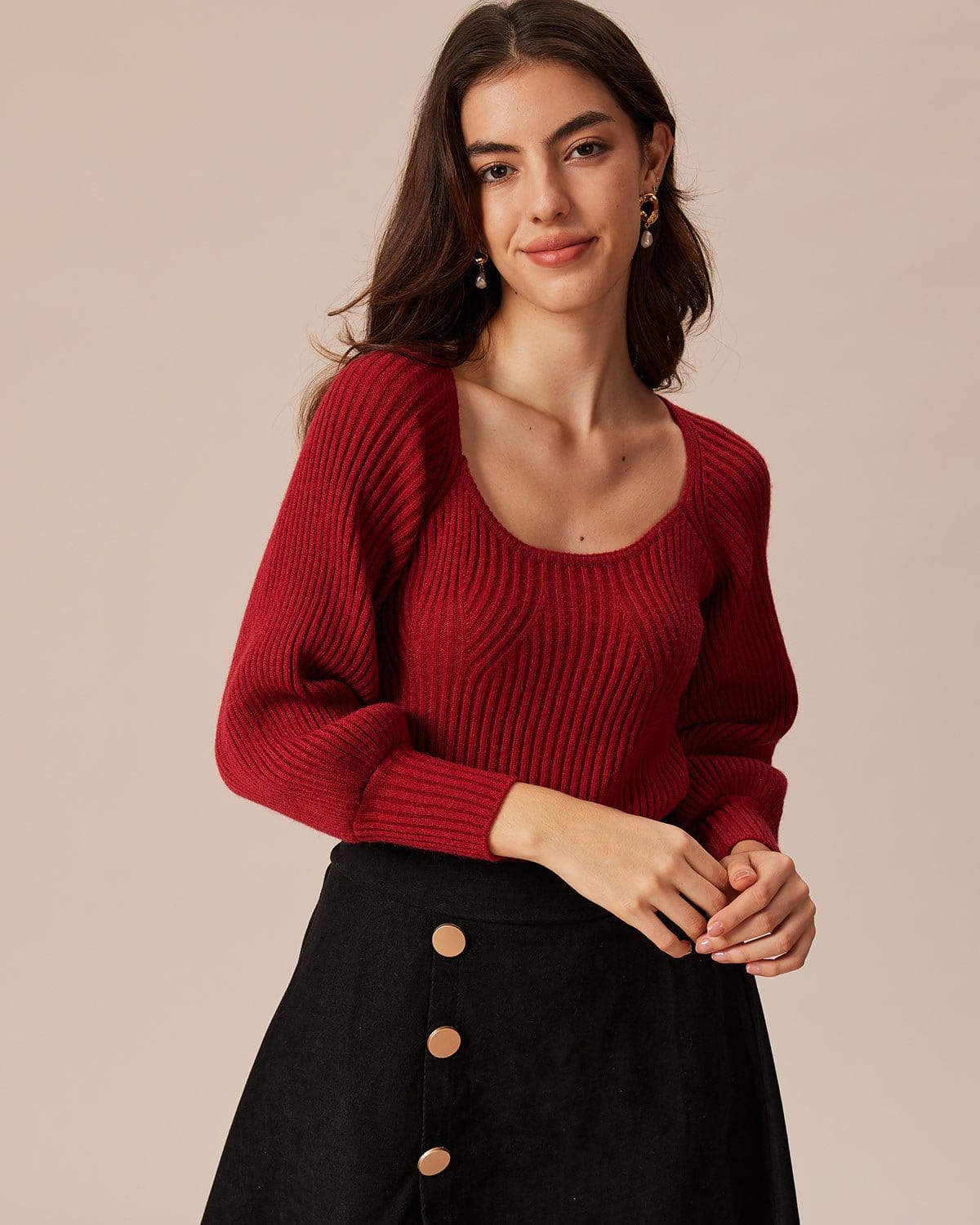 Ella Paris™ | Le pull rouge à col rond et manches longues