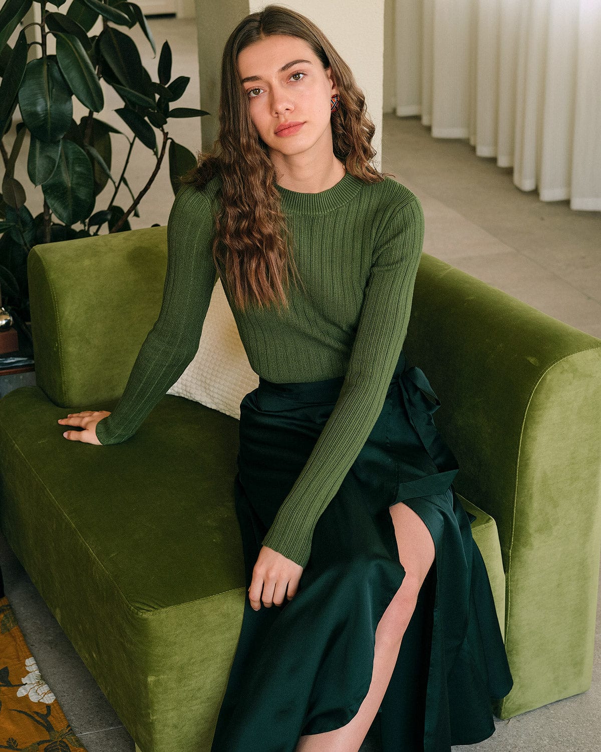 Ella Paris™ | Le pull en maille côtelée à col rond