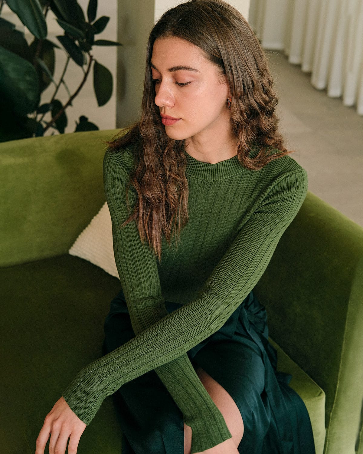 Ella Paris™ | Le pull en maille côtelée à col rond