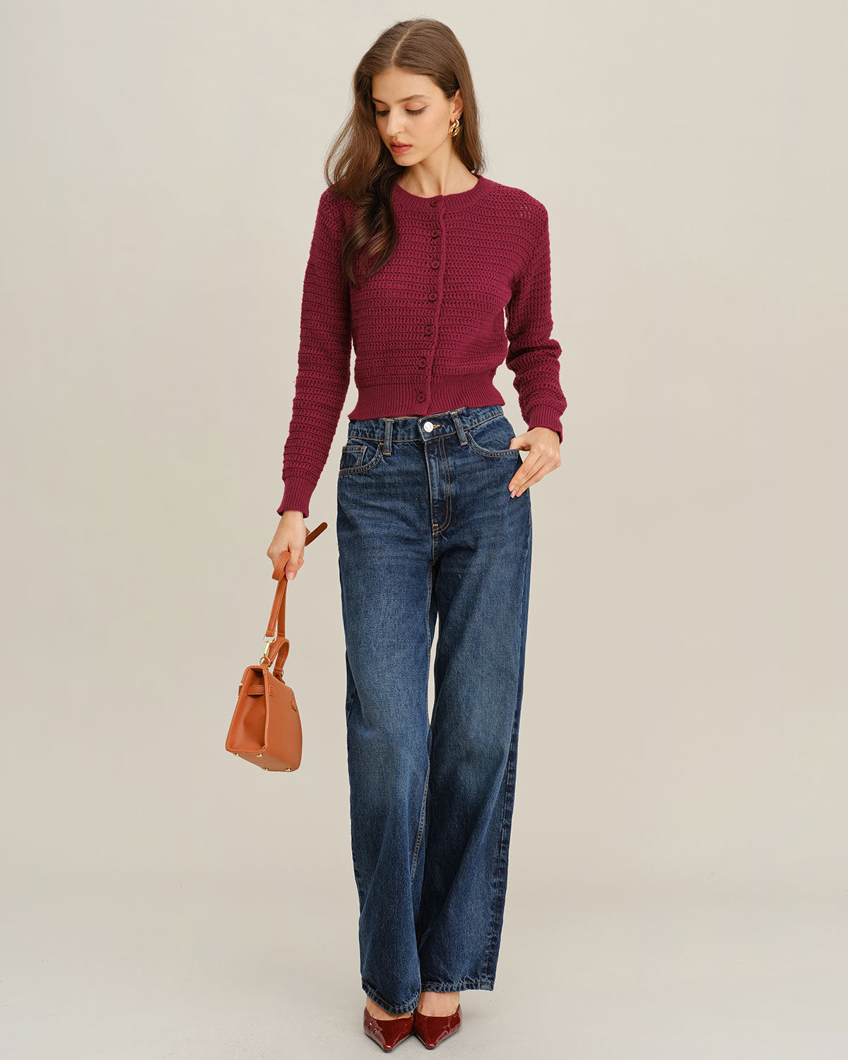 Ella Paris™ | Cardigan en maille rouge bordeaux à col rond et boutonnage simple