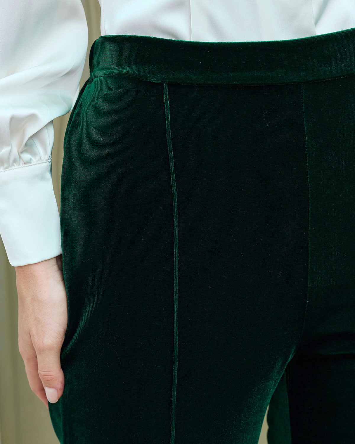 Ella Paris™ | Pantalon décontracté à taille naturelle en velours vert