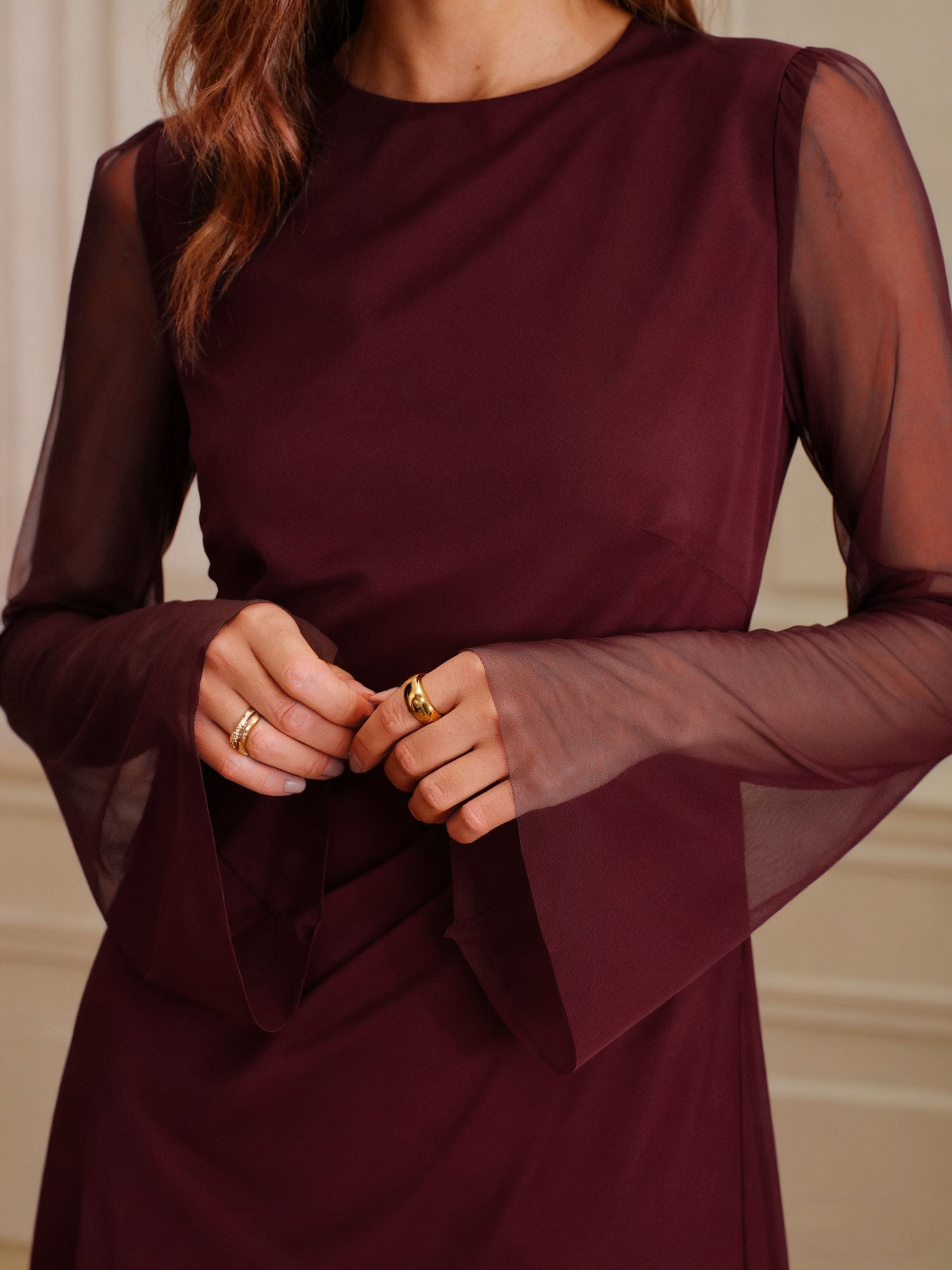 Ella Paris™ | Robe mini rouge bordeaux à encolure bateau et en tulle