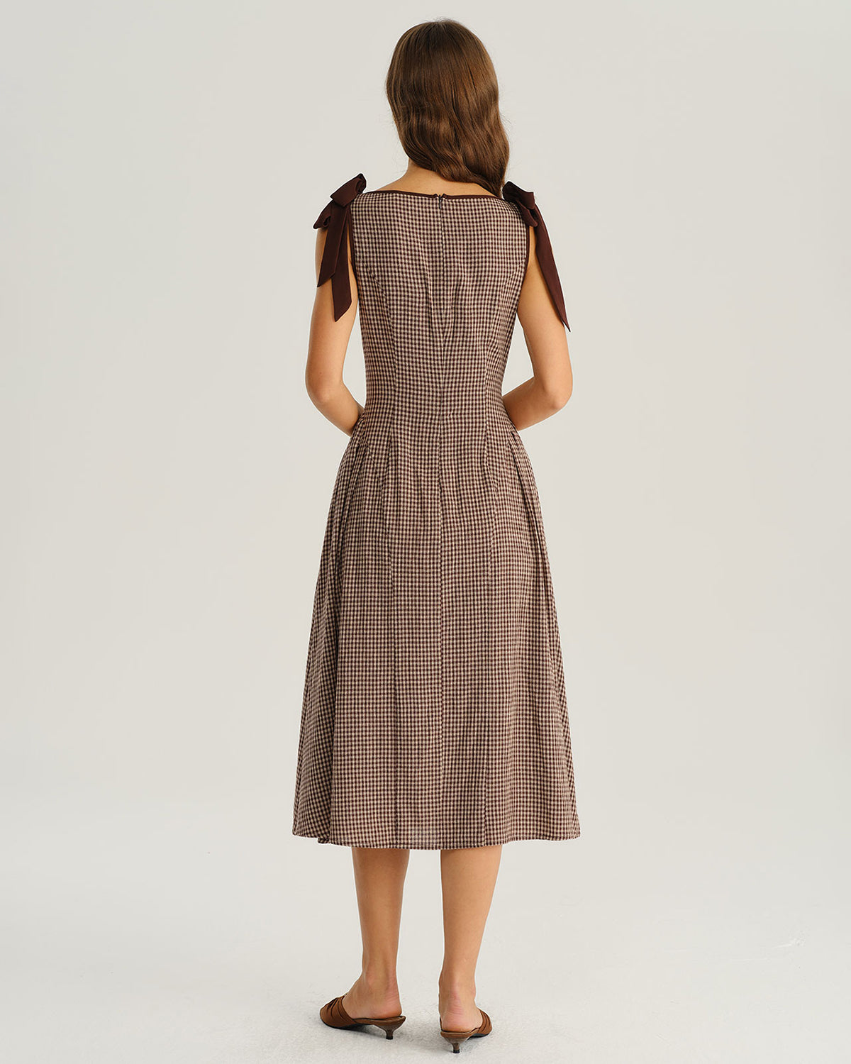 Ella Paris™ | Robe midi trapèze à carreaux marron à encolure bateau