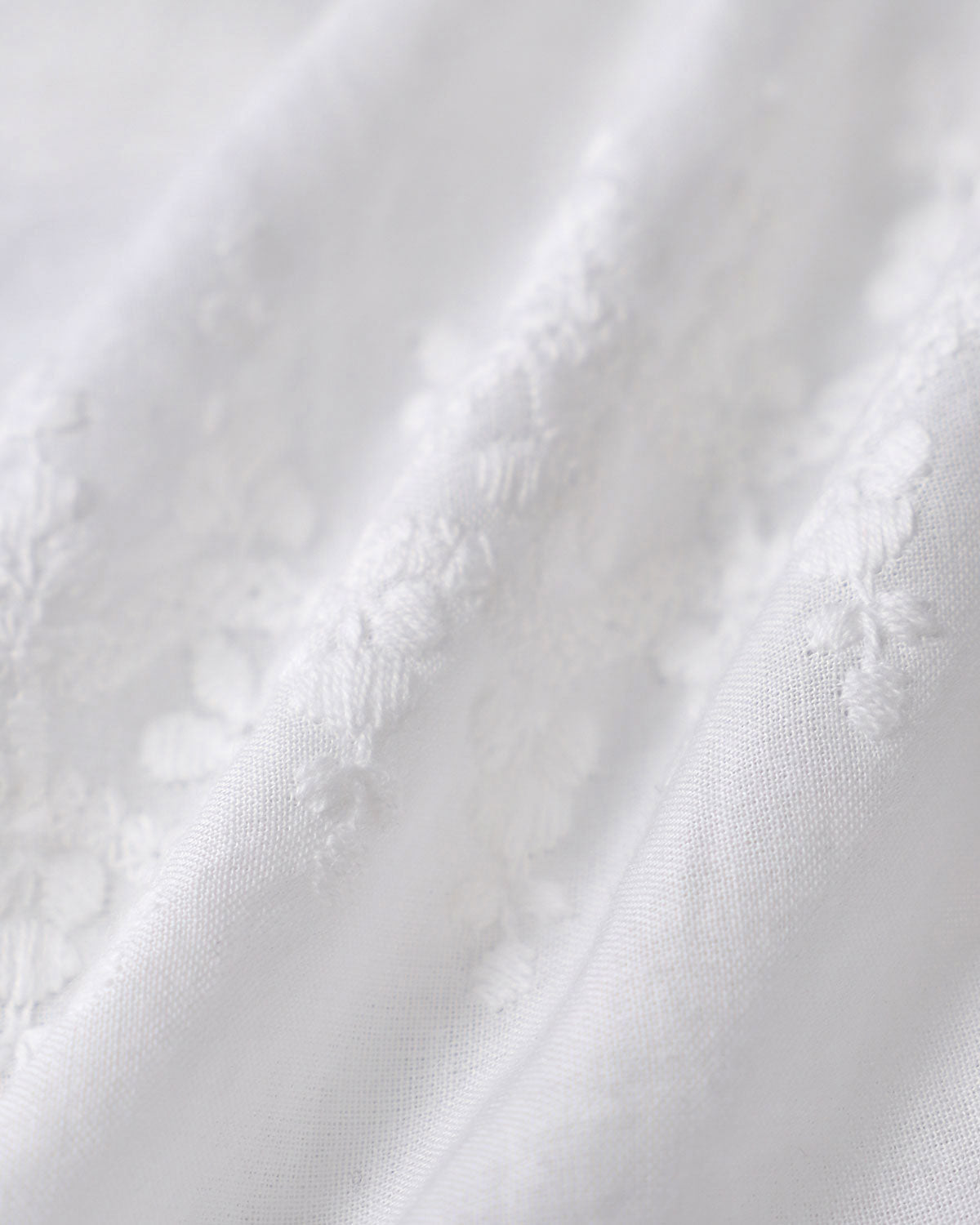 Ella Paris™ | Chemisier à manches capuchon texturé blanc