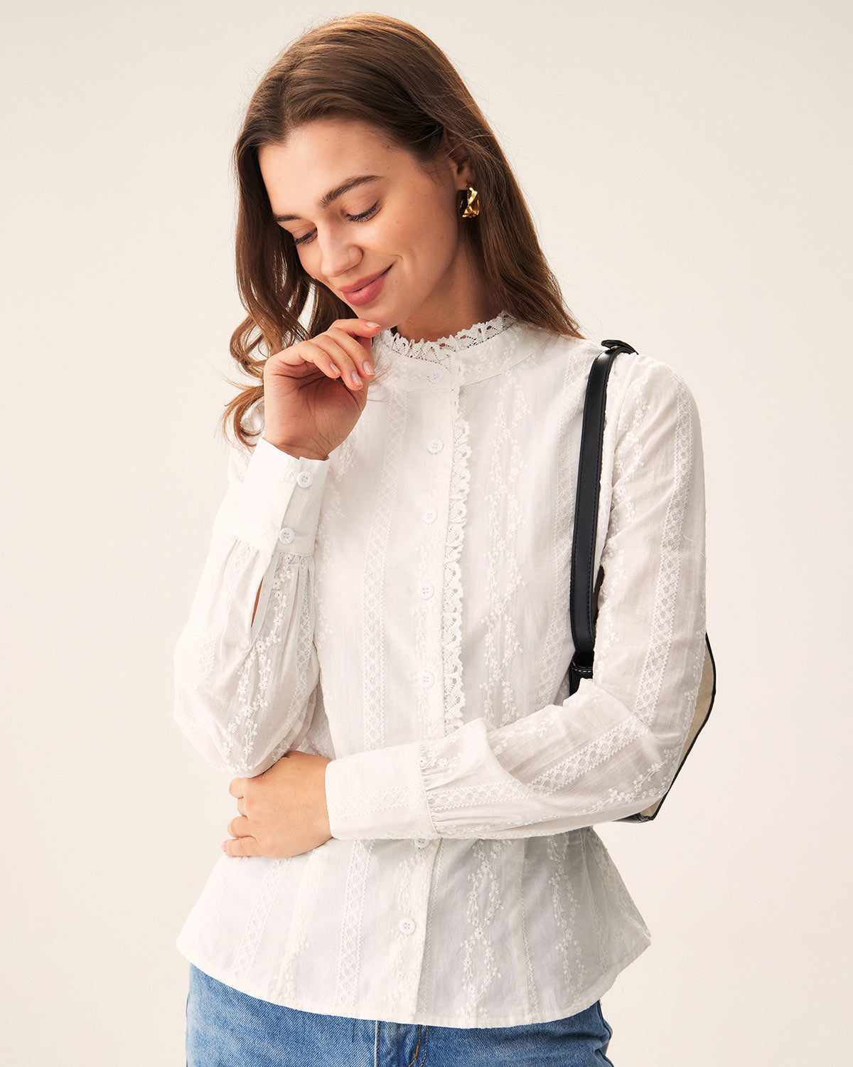Ella Paris™ | Chemise blanche à col rond et broderie
