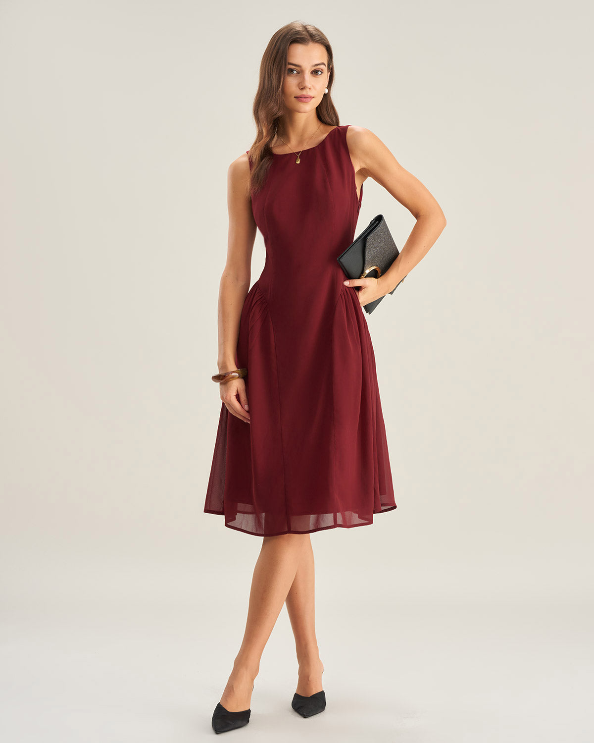 Ella Paris™ | Robe midi sans manches en chiffon rouge bordeaux