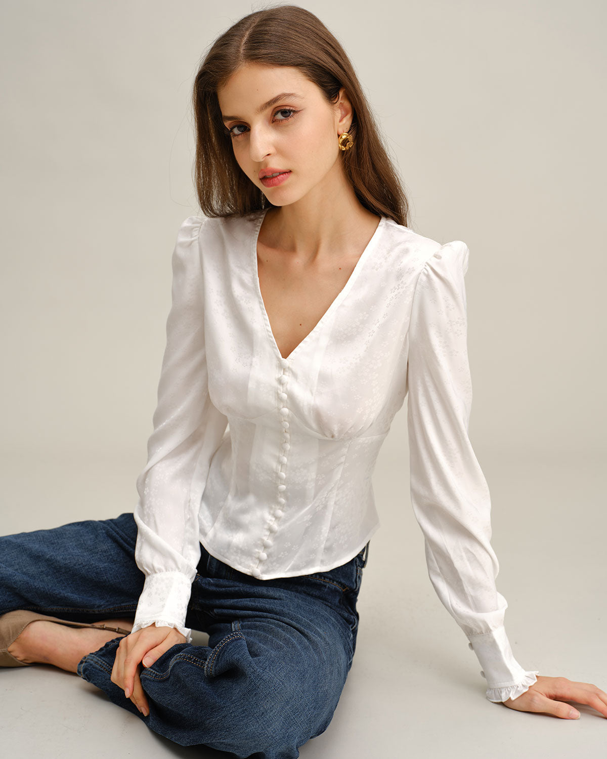 Ella Paris™ | Chemise blanche à col V froncé