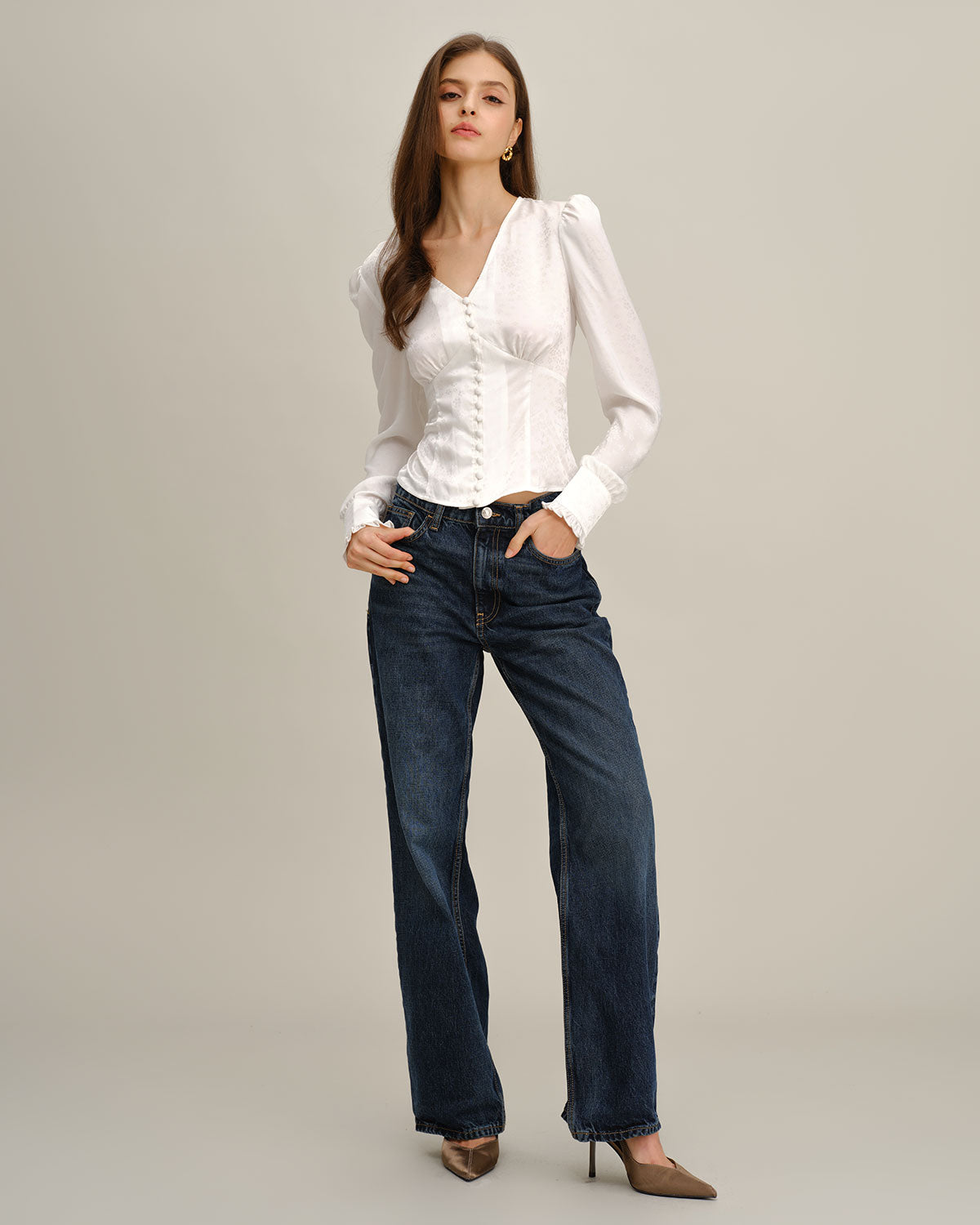 Ella Paris™ | Chemise blanche à col V froncé